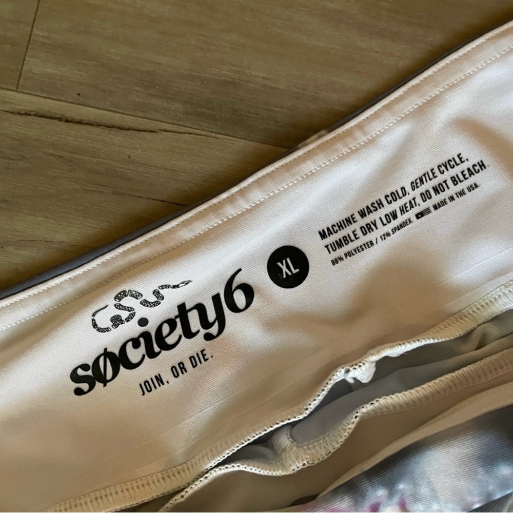 Unique Society6 Brand Leggings ~ 4 pairs included 👖👖👖👖, Sz XL…. - Picture 6 of 8